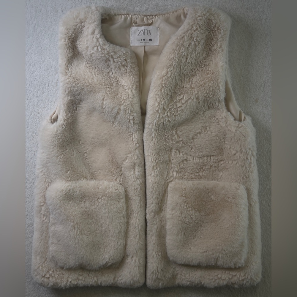 Zara Faux‎ Fur cream Vest Size 9-10 Girls
